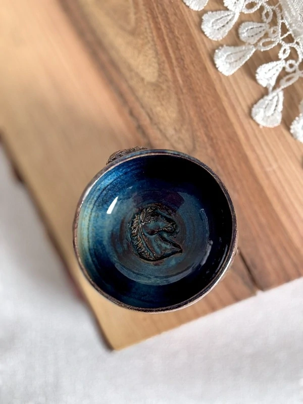 kalíšek KŮŇ tmavý 200ml